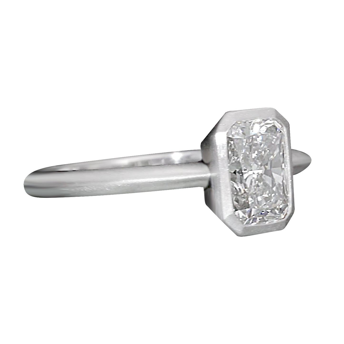 18K White Gold Solitaire Ring With 1.02 Carat Natural Diamond