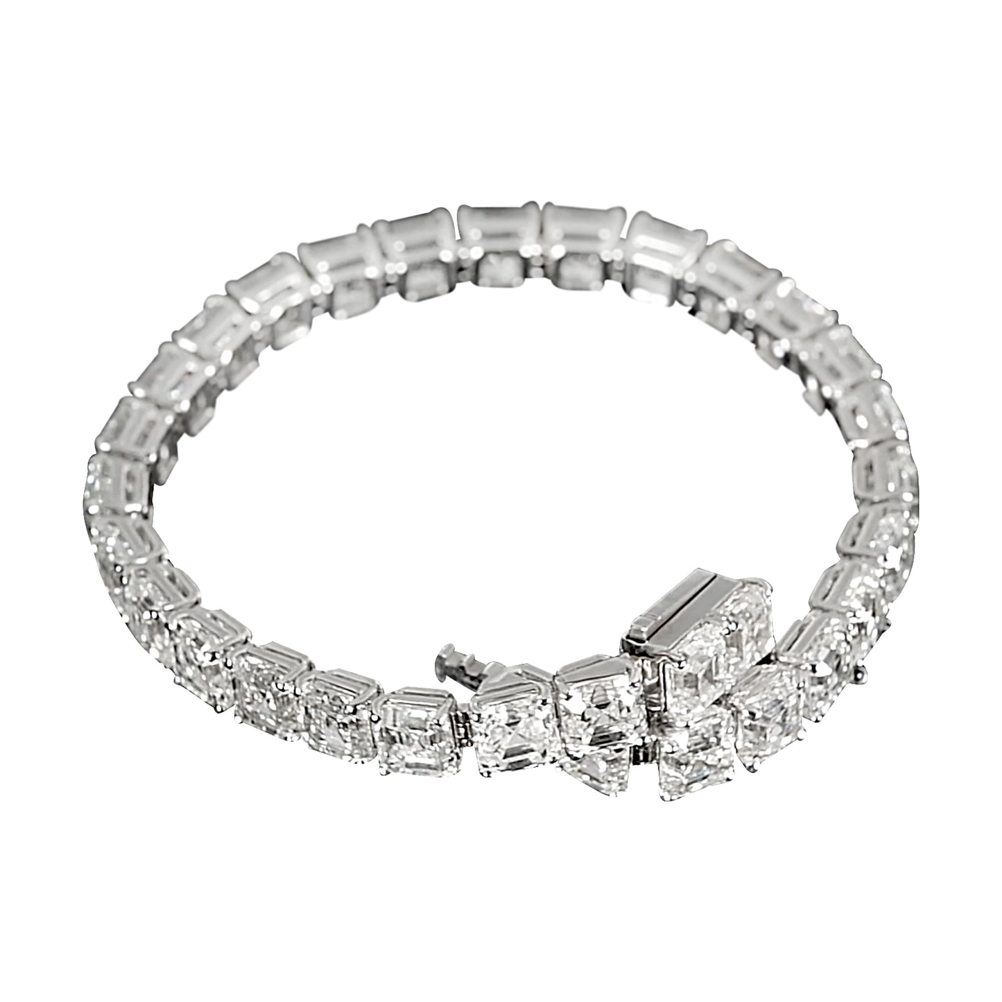 18K White Gold Tennis Bracelet With 29.28 Natural Diamonds