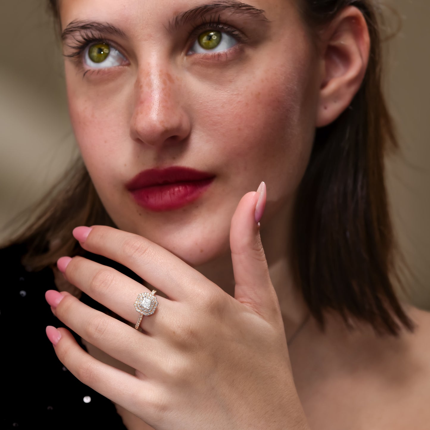 18k Rose Gold Engagement Ring With 0.94 tcw Asscher Cut Natural Diamond