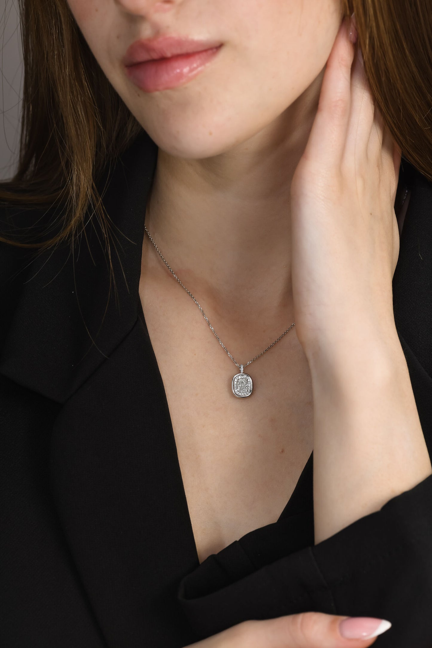 18k White Gold Halo Pendant Necklace With 1.01 tcw Cushion Cut Natural Diamond