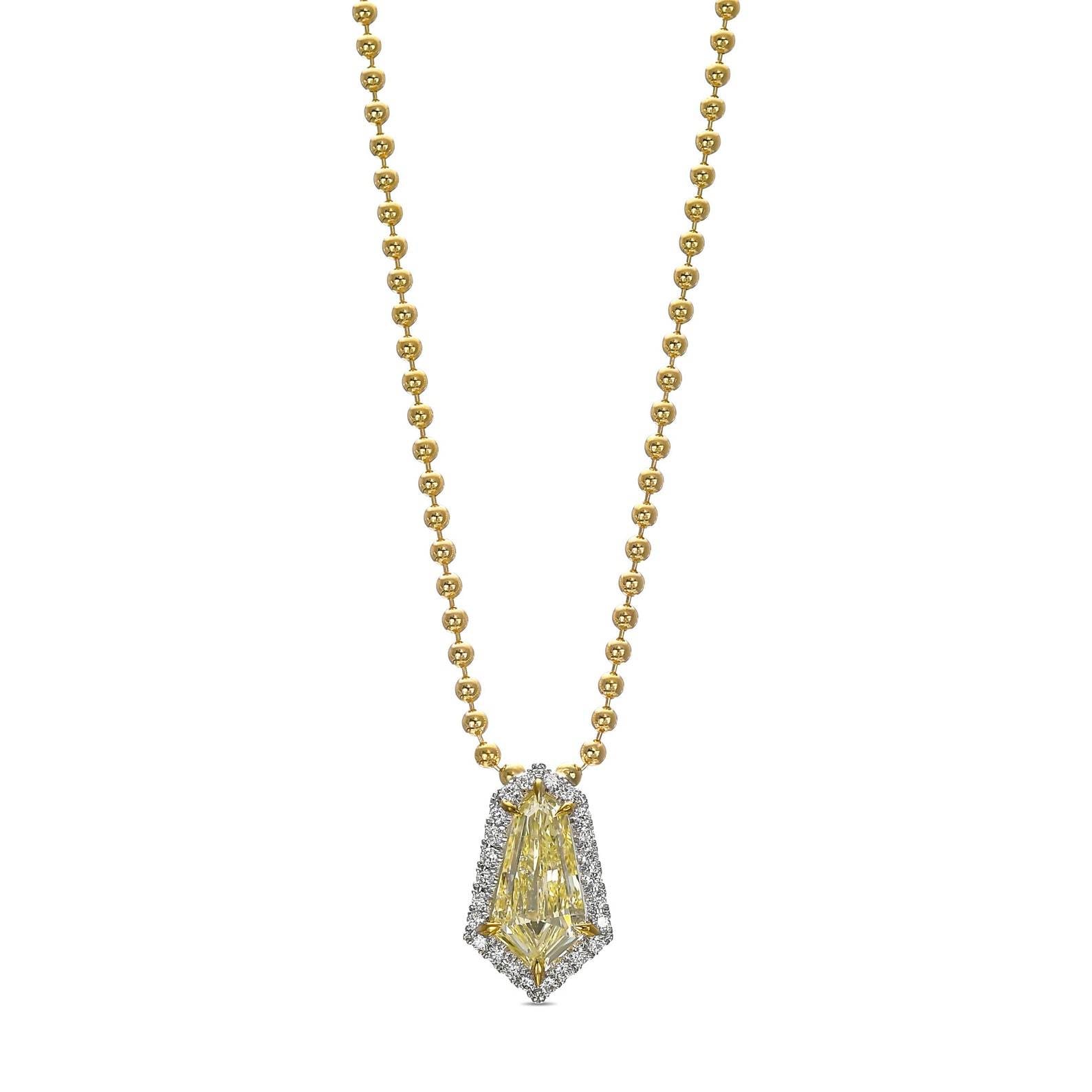 18K White Gold Pendant necklace With 0.94 TCW - Natural Fancy Colored Diamond Main Stone