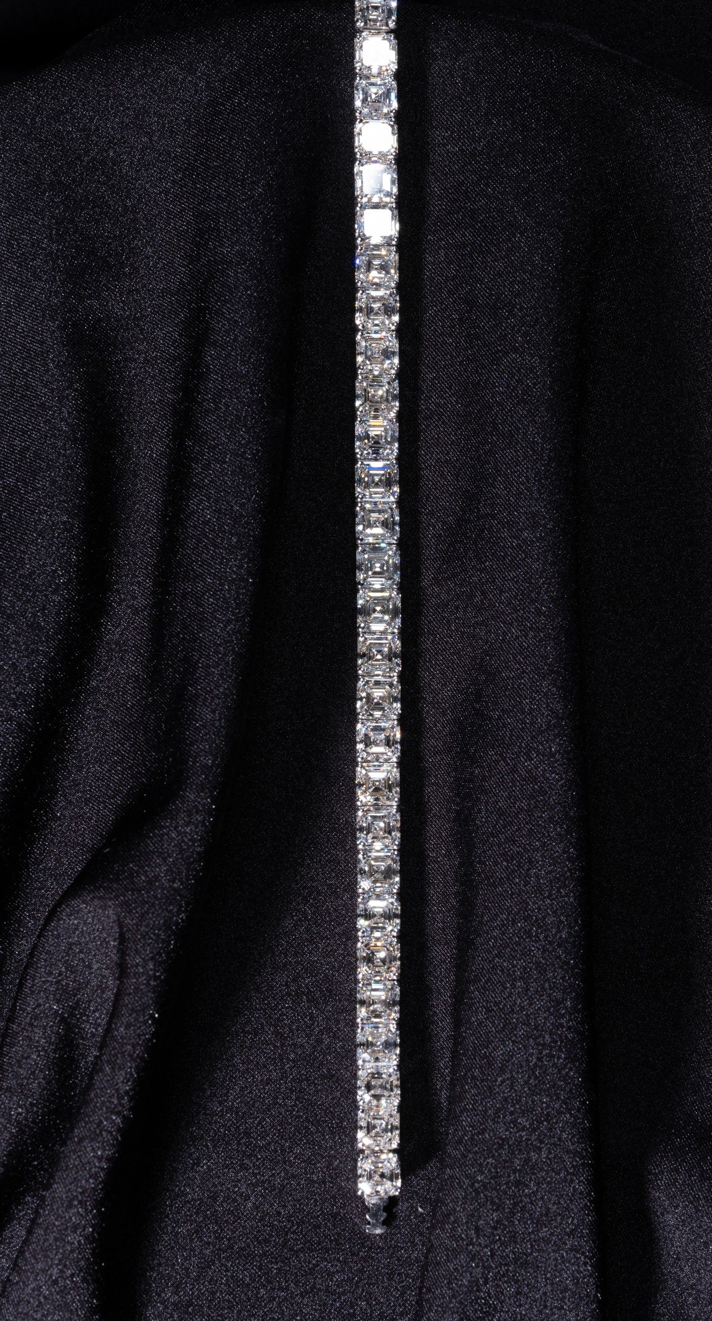18K White Gold Tennis Bracelet With 29.28 Natural Diamonds