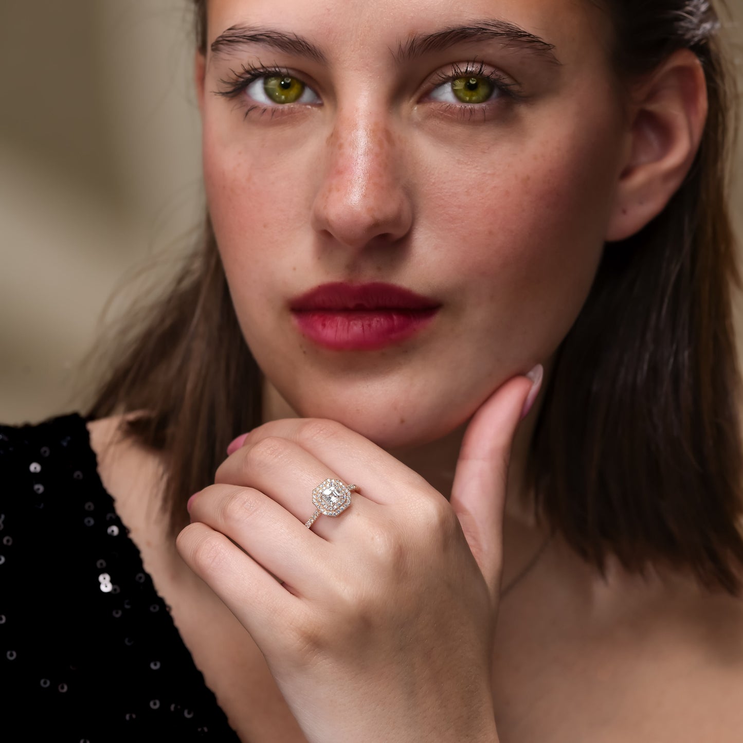 18k Rose Gold Engagement Ring With 0.94 tcw Asscher Cut Natural Diamond