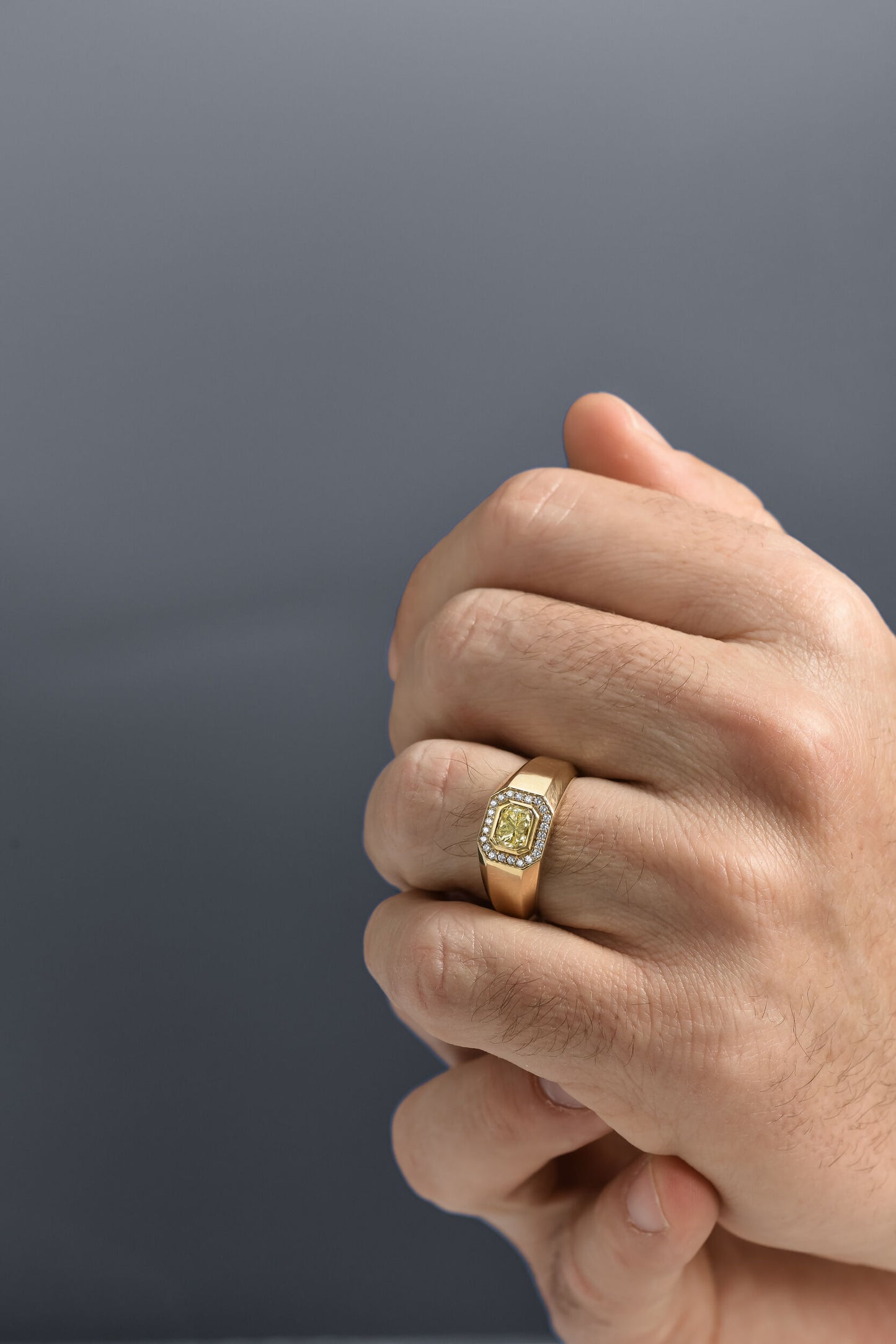 18k Yellow Gold Statement Ring With 1.00 Carat Radiant Cut Natural Diamond