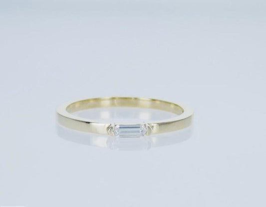 18k Yellow Gold Ring With 0.07 Carat Elongated Hexagon Shape Natural Diamond