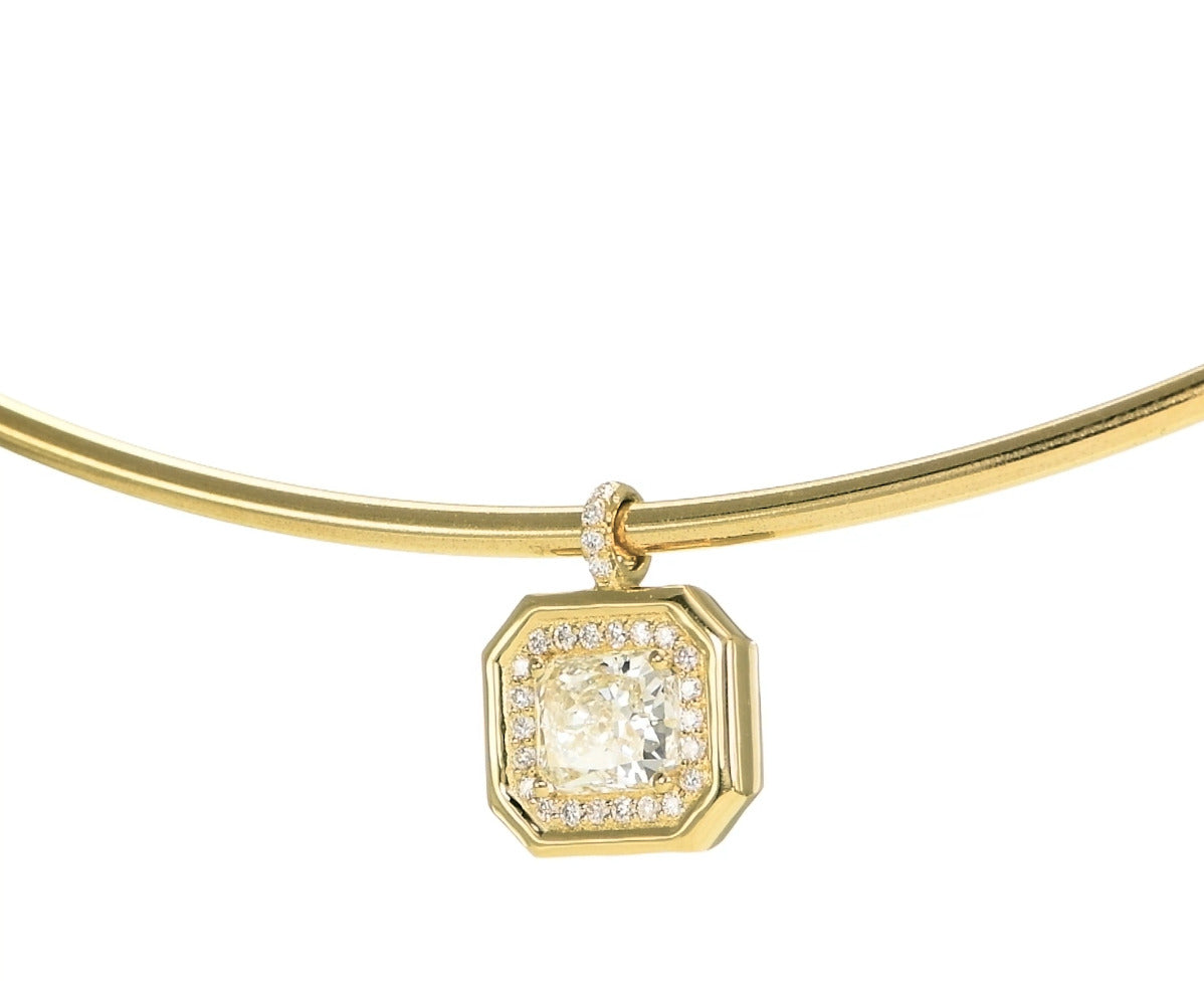 18k Yellow Gold Pendant Choker Necklace With 1.09ct Radiant Cut Natural Diamond