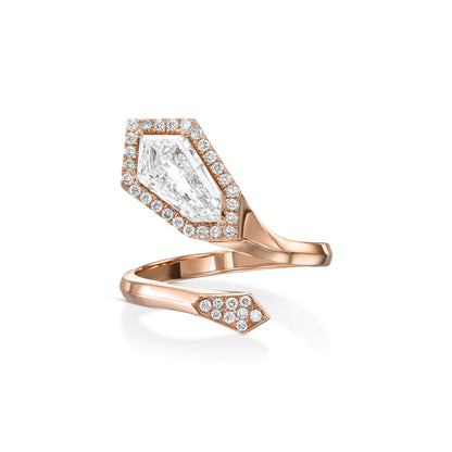 1.33tcw Kite Shape Natural Diamond in a 18k Rose Gold Statement Ring, Main Stone 1.13ct (Kite Shape) + 0.20ct Round Stones, Gold Weight:4.77 Gram