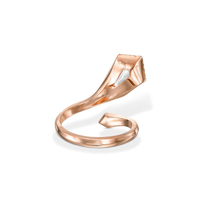 1.33tcw Kite Shape Natural Diamond in a 18k Rose Gold Statement Ring, Main Stone 1.13ct (Kite Shape) + 0.20ct Round Stones, Gold Weight:4.77 Gram