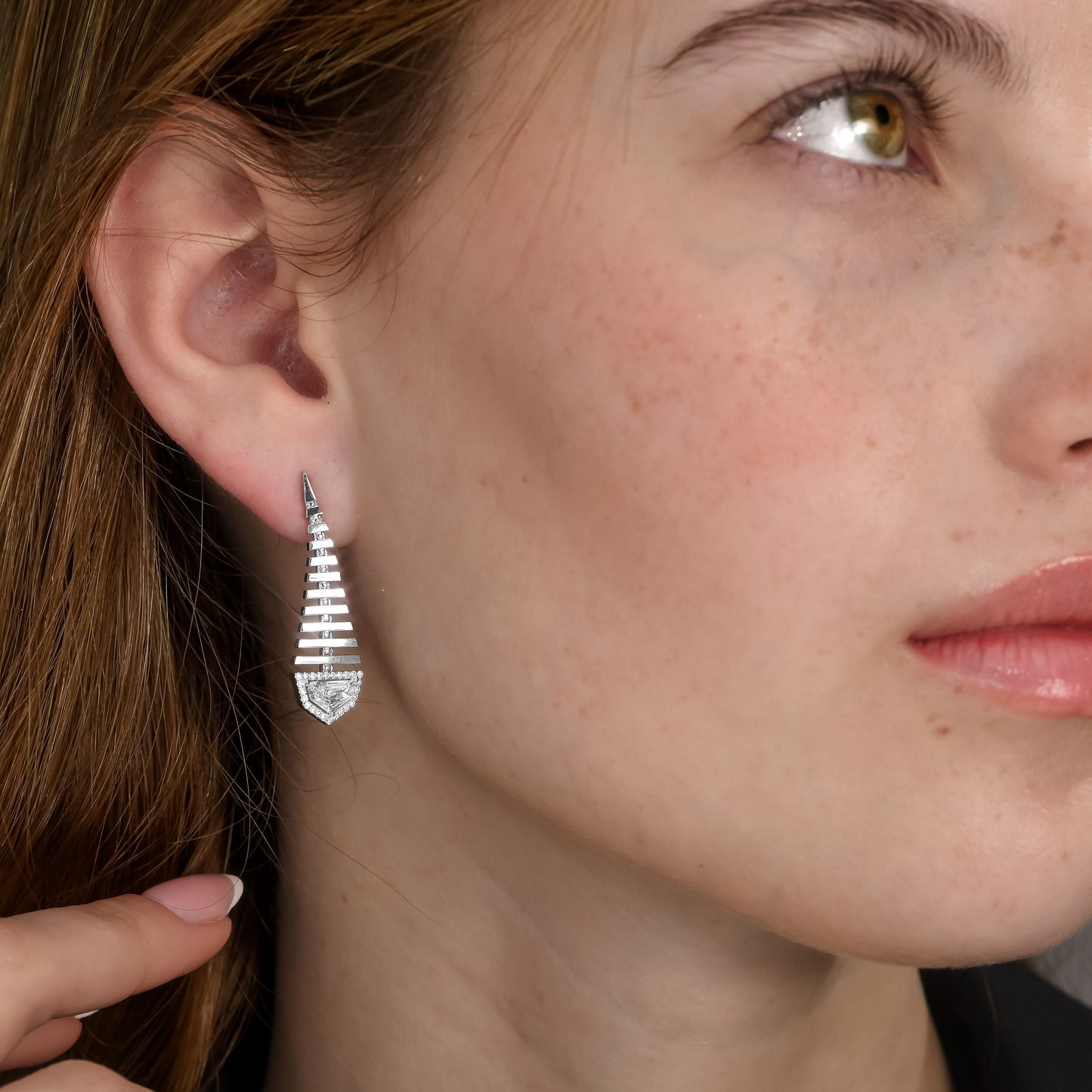 1.06 tcw Epaulette Shape Natural Diamond in a 18k White Gold Dangling Earring, Main Stones 0.89ct (Epaulette Shape) +0.17ct Round Stones, Gold Weight: 6.49 Gram