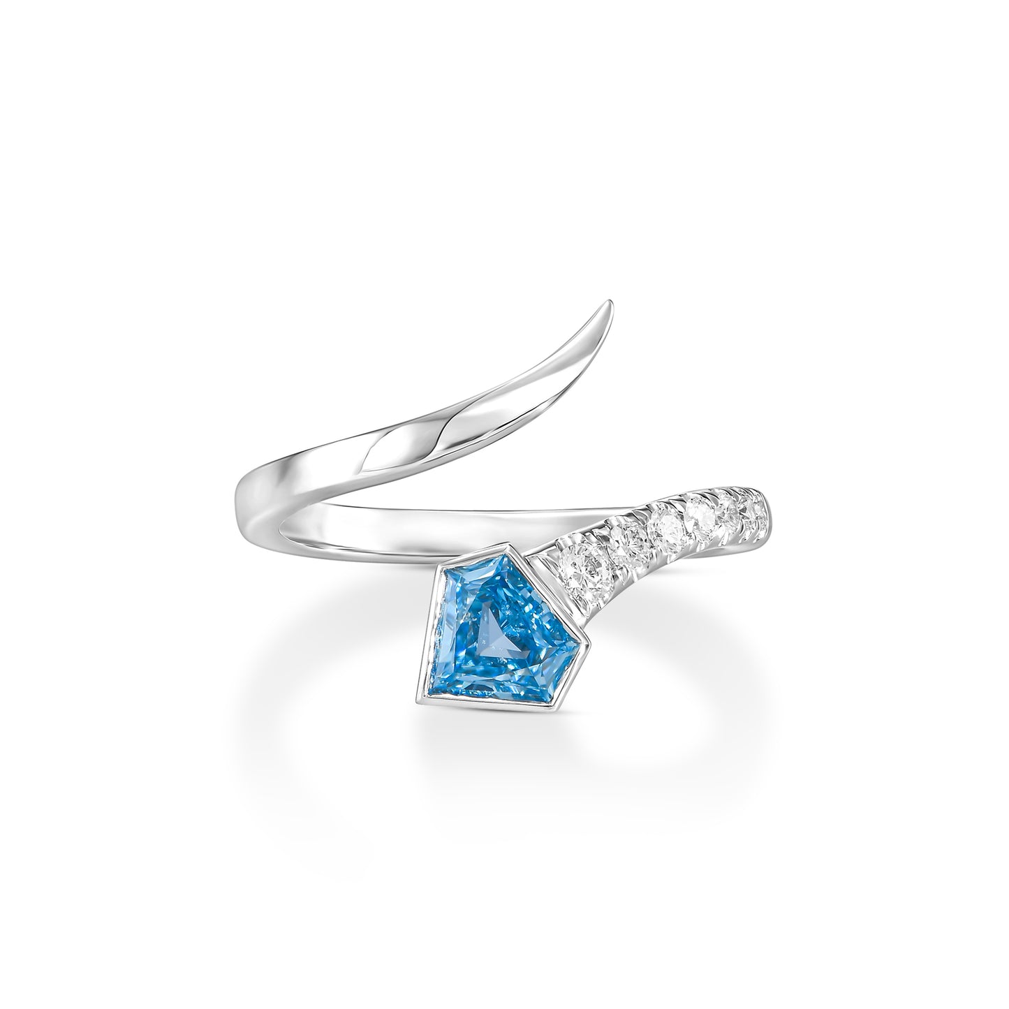 18K White Gold Statement Ring With 0.50 Carat Fancy Coloured Diamond