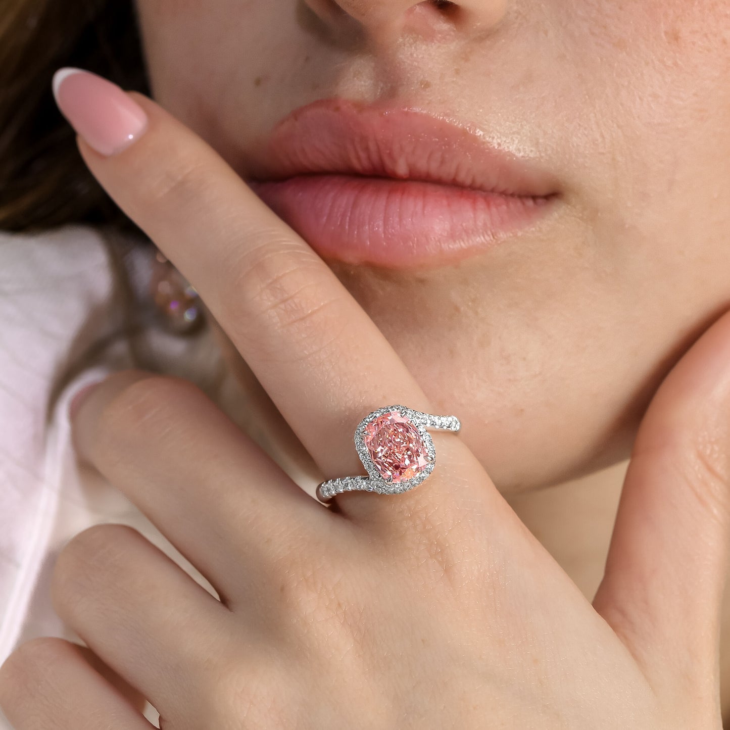 18K White Gold Statement Ring With 2.03 Carat Fancy Coloured Diamond