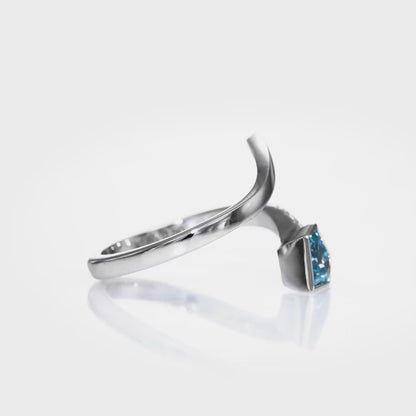 18K White Gold Statement Ring With 0.50 Carat Fancy Coloured Diamond